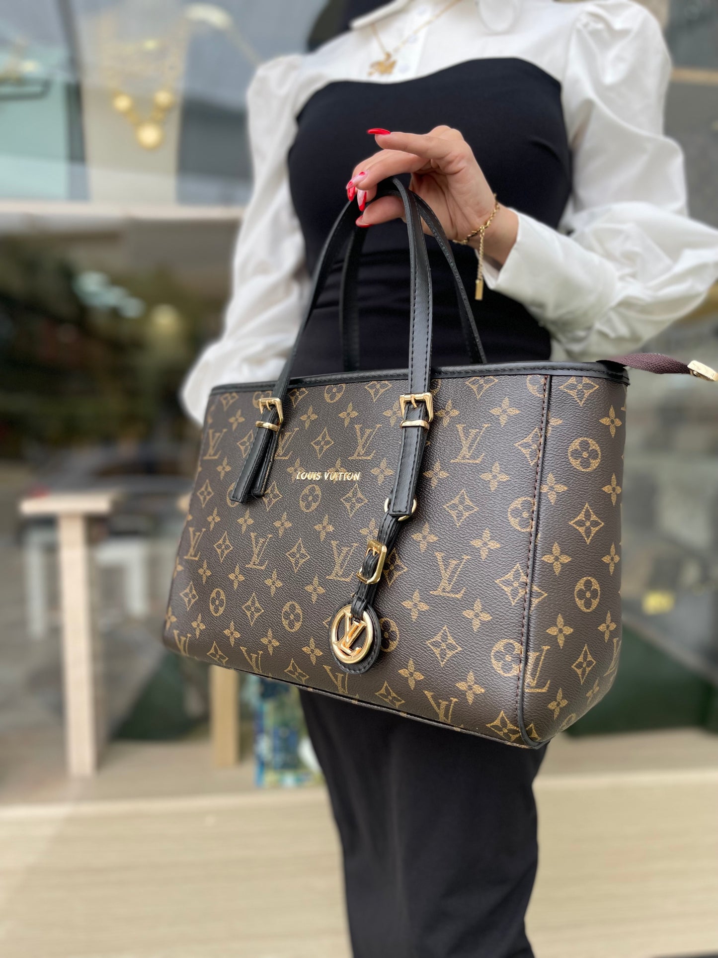 شنطه LV اسود