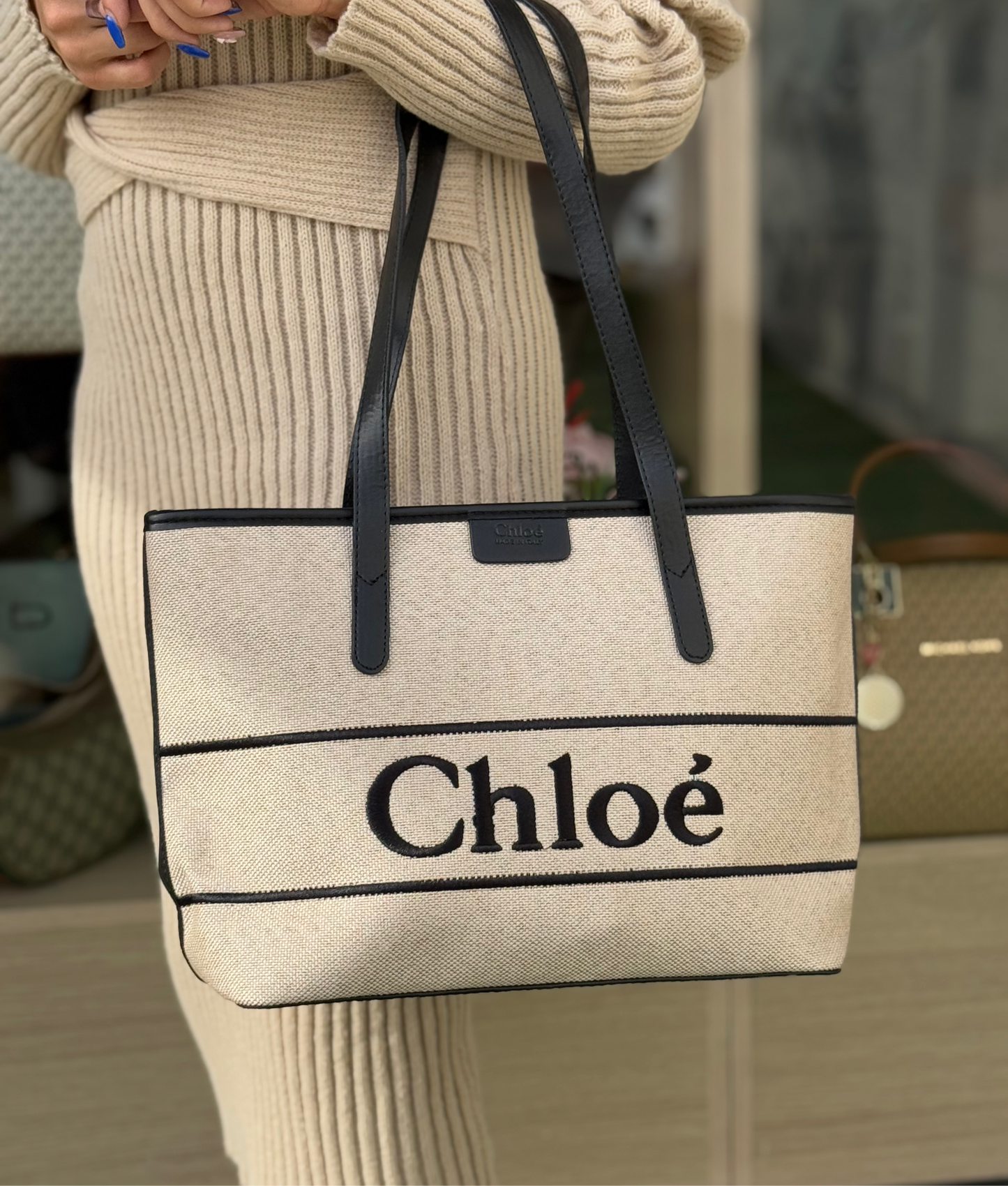 شنطه chloe اسود وبيج