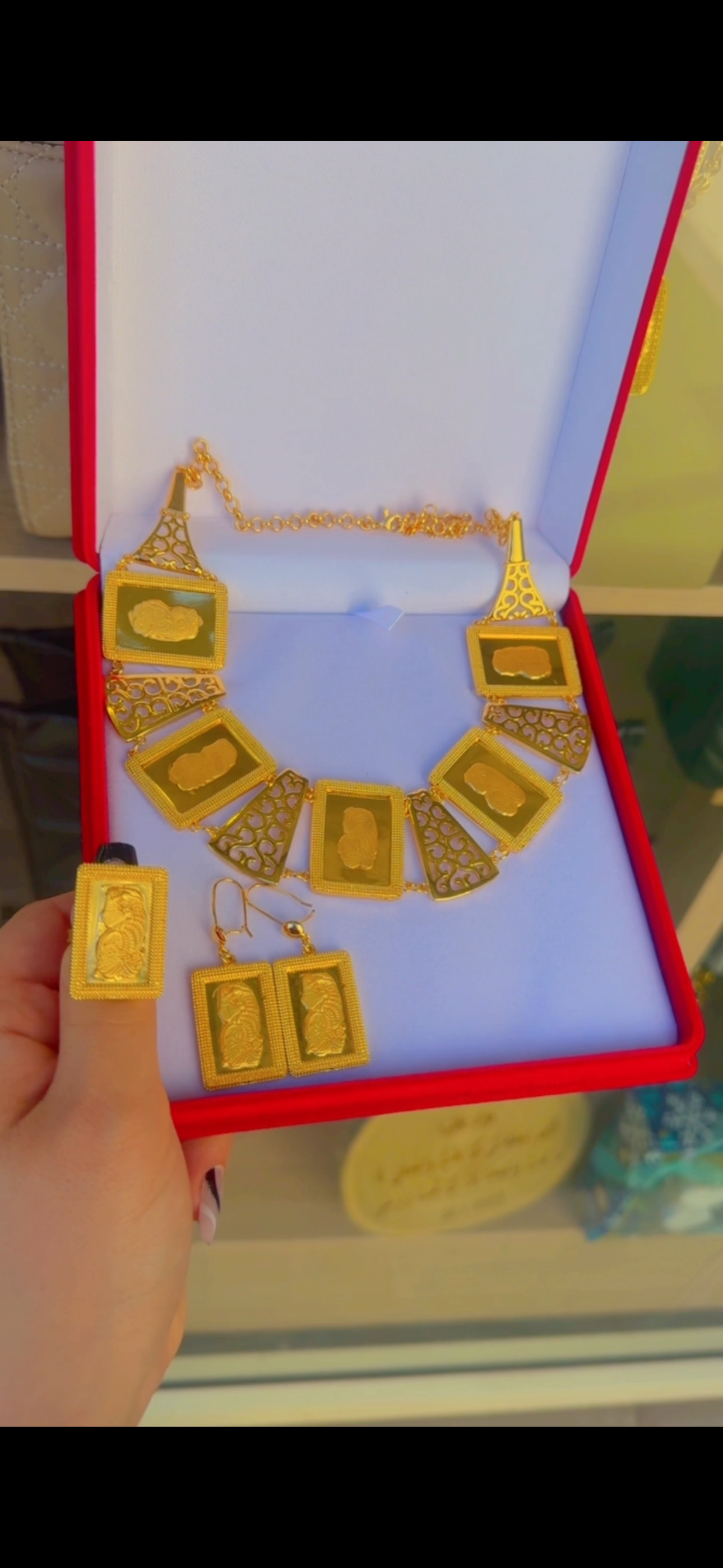 طقم اونصا مربعات