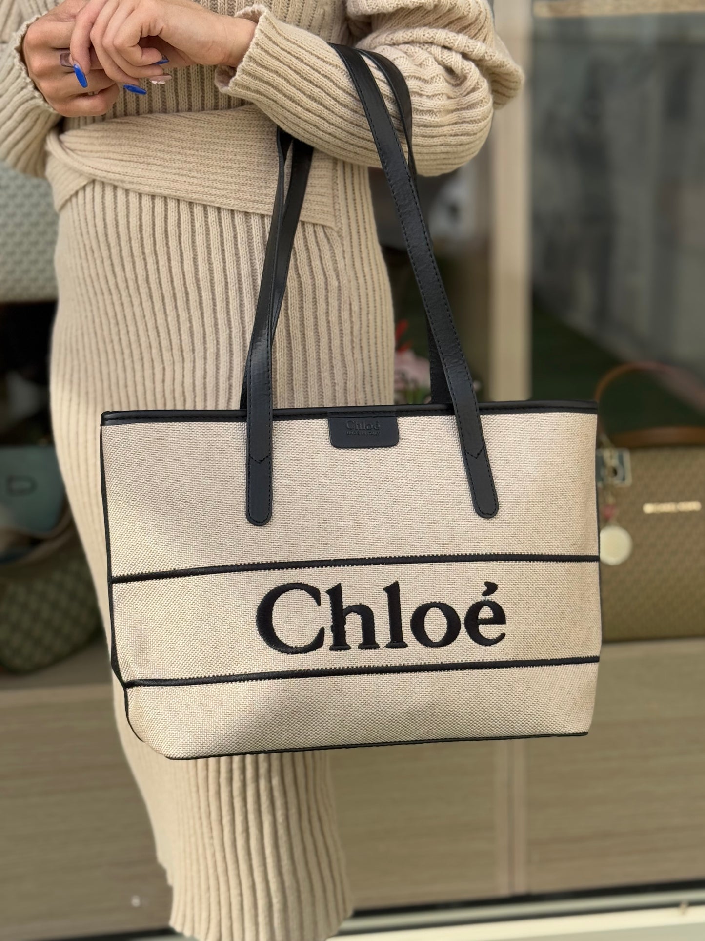 شنطه chloe اسود وبيج
