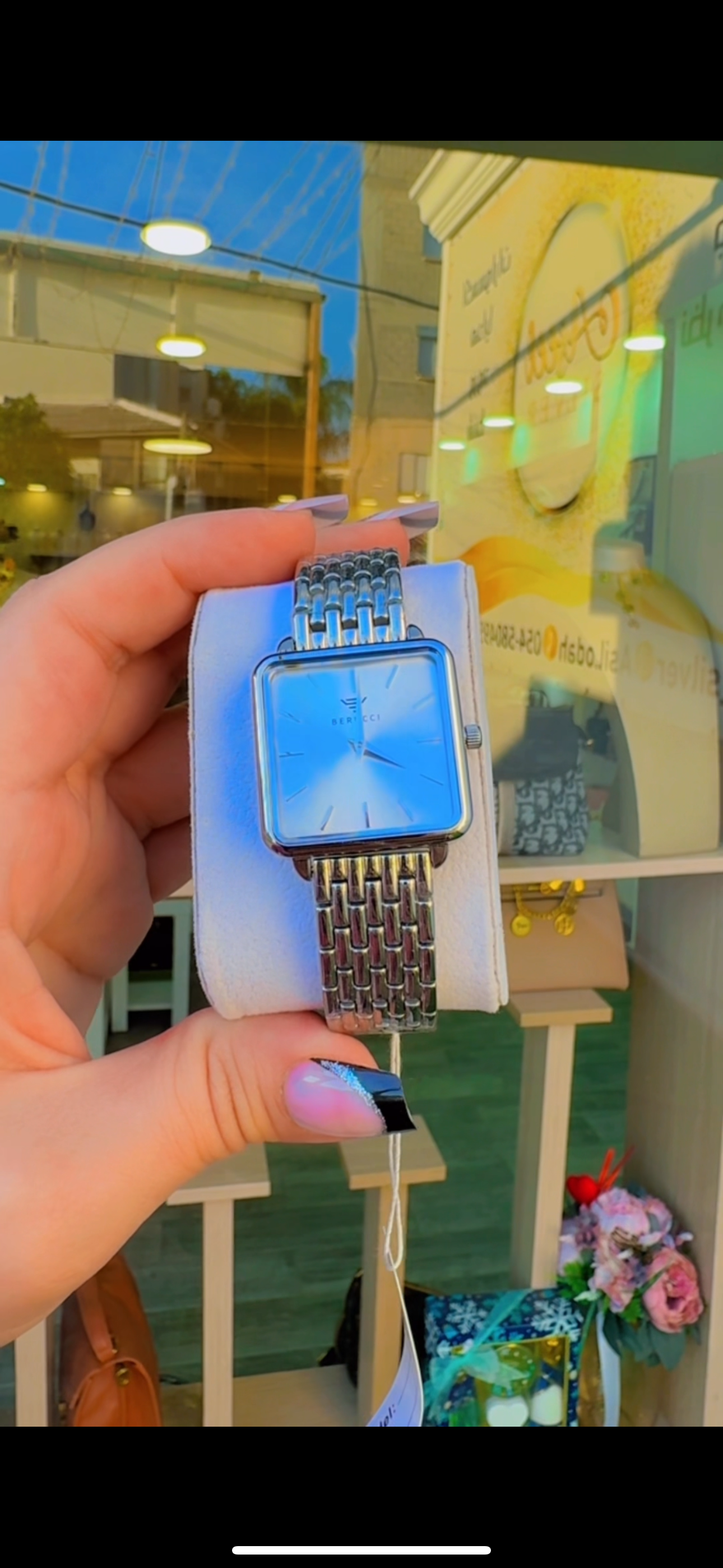 ساعه بروتشي مربع