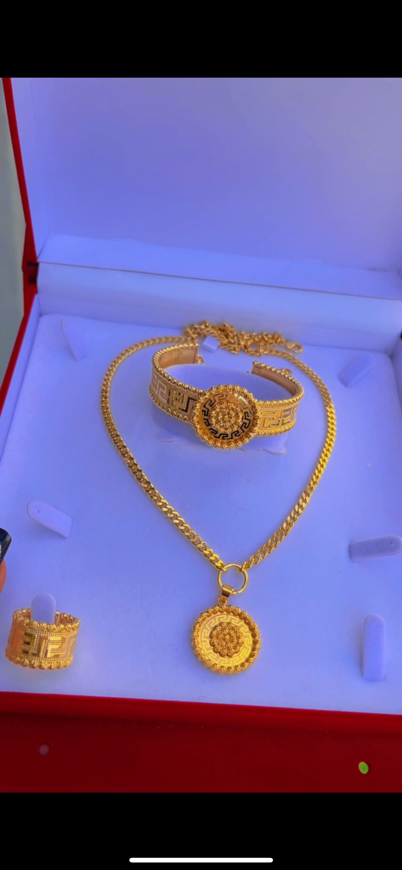 طقم فرساتشي كامل