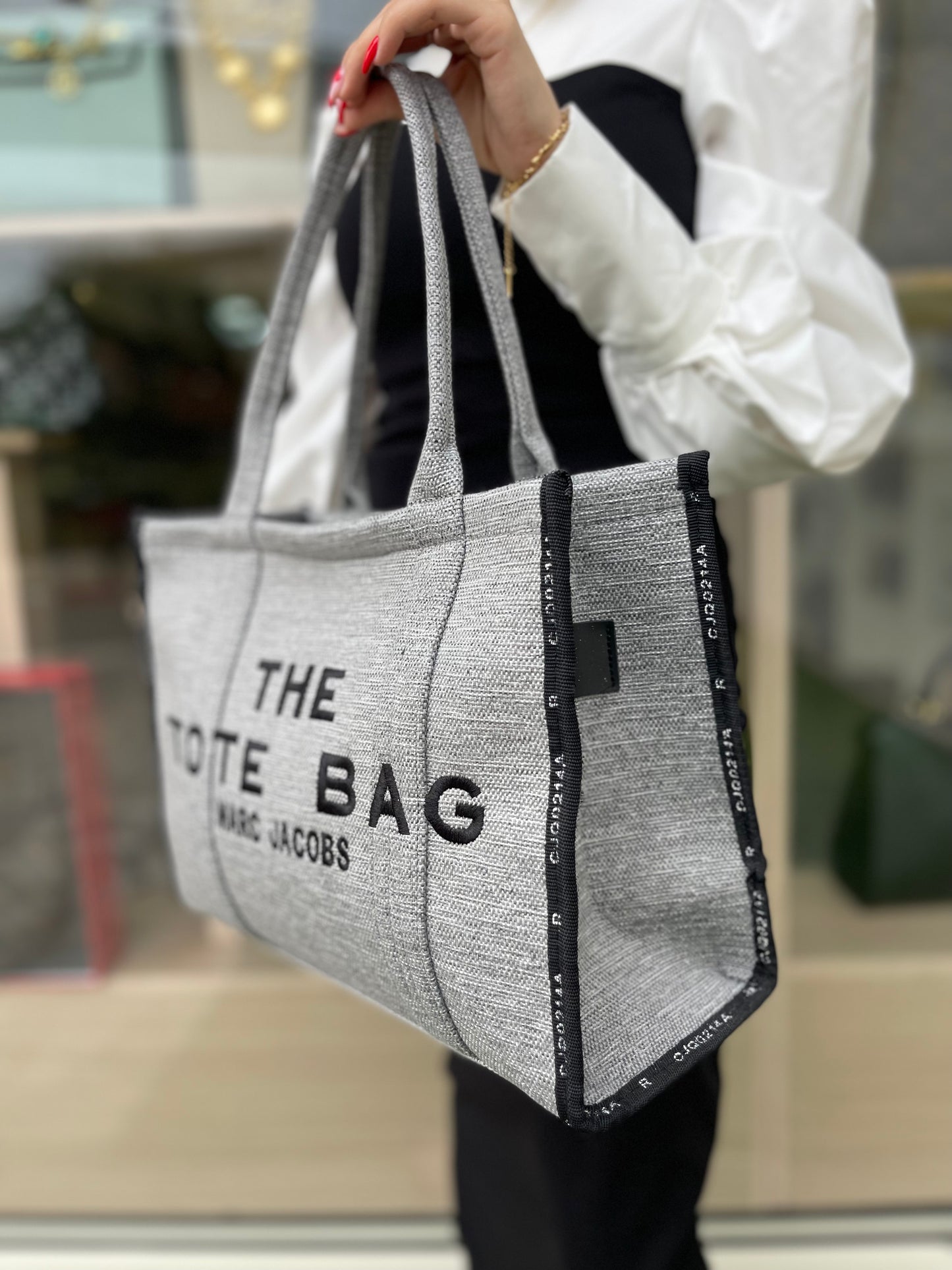 The tote bag