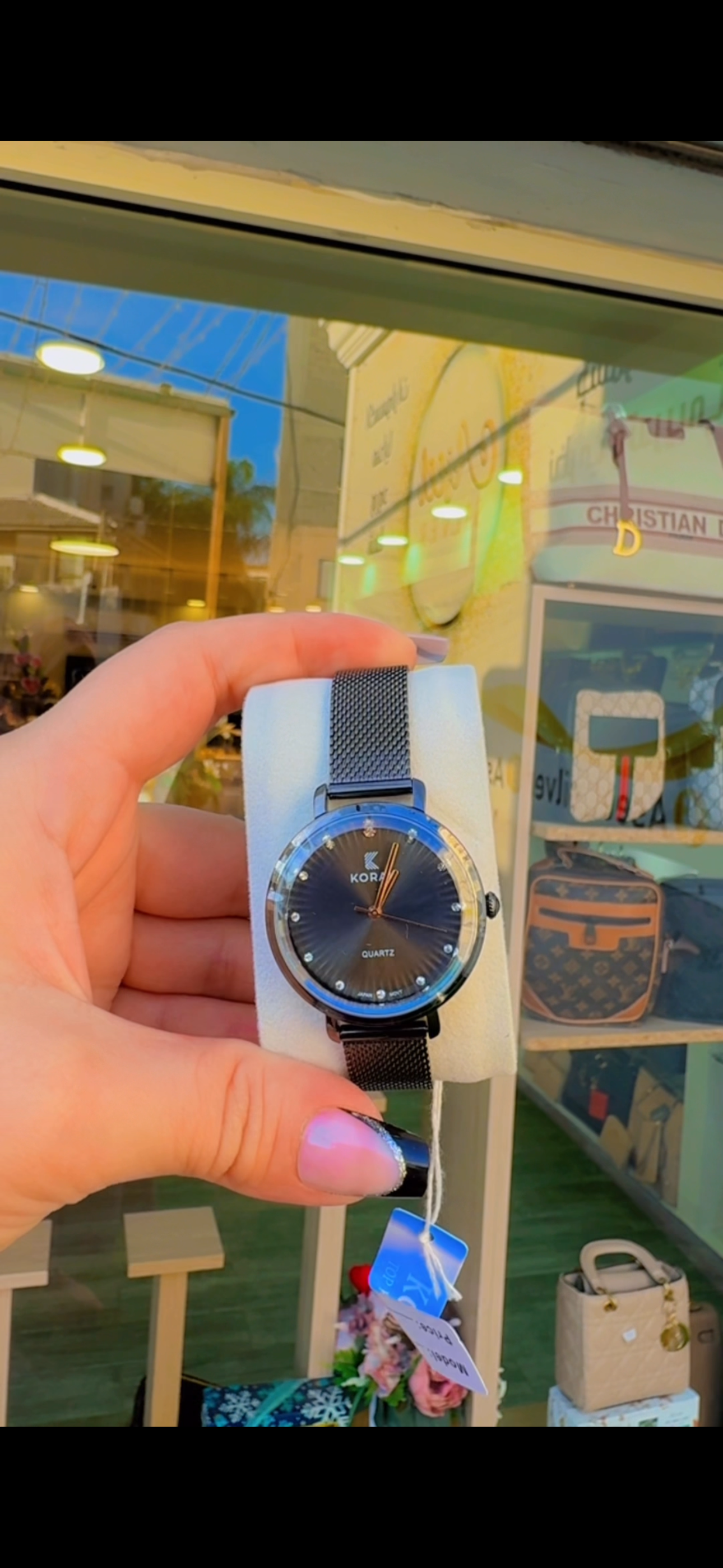 ساعه كورال اسود