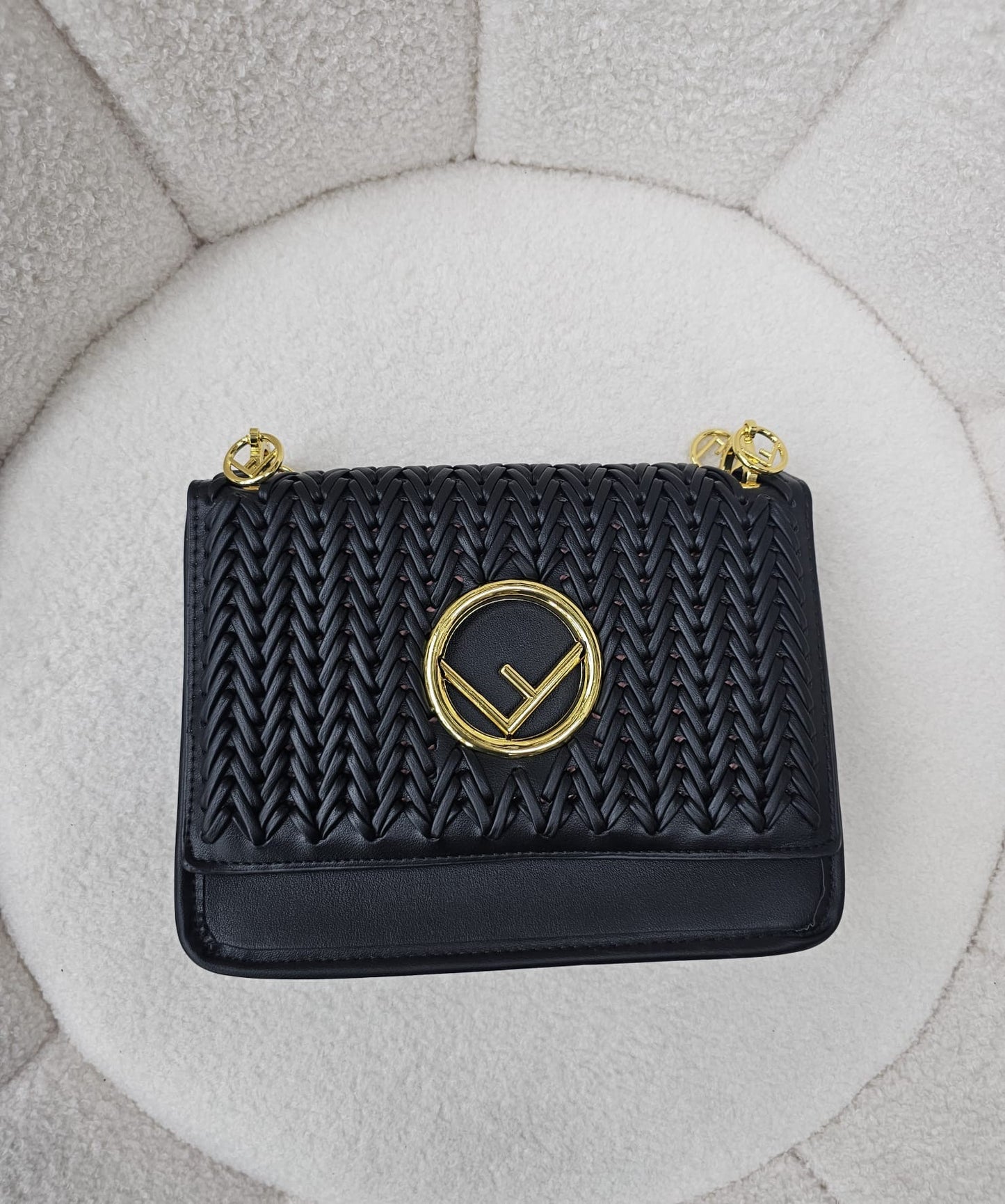 شنطه فيندي اسود