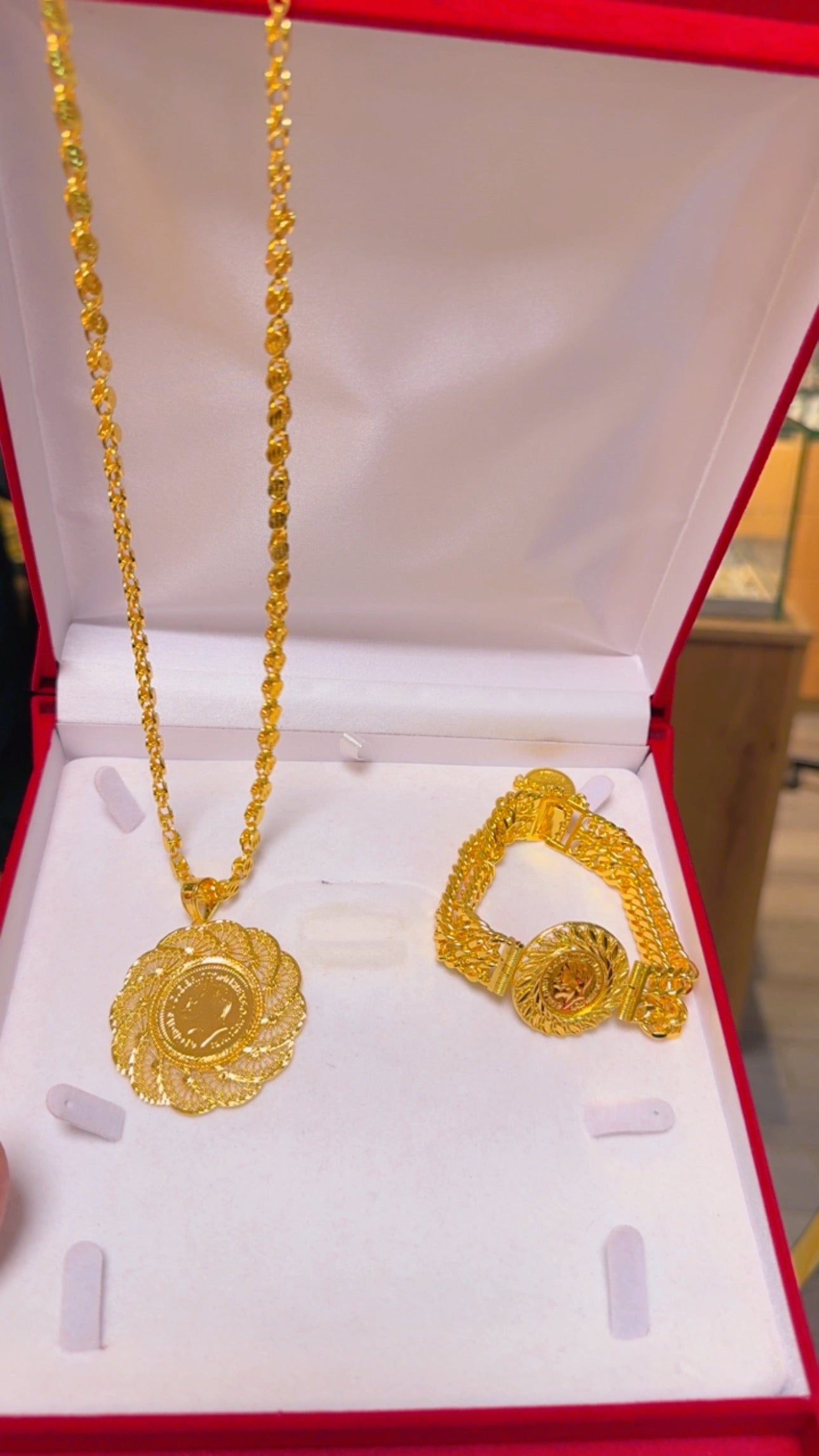 طقم جنزير وليره حلبي