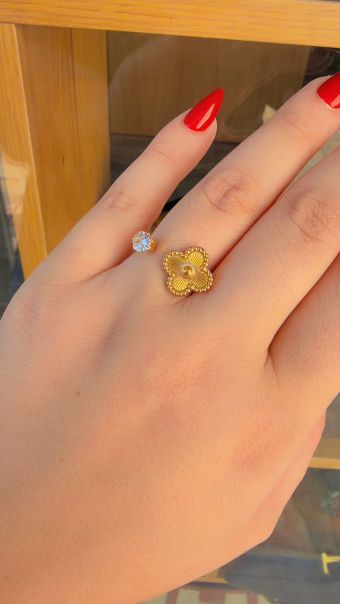 خاتم فان كليف ذهبي