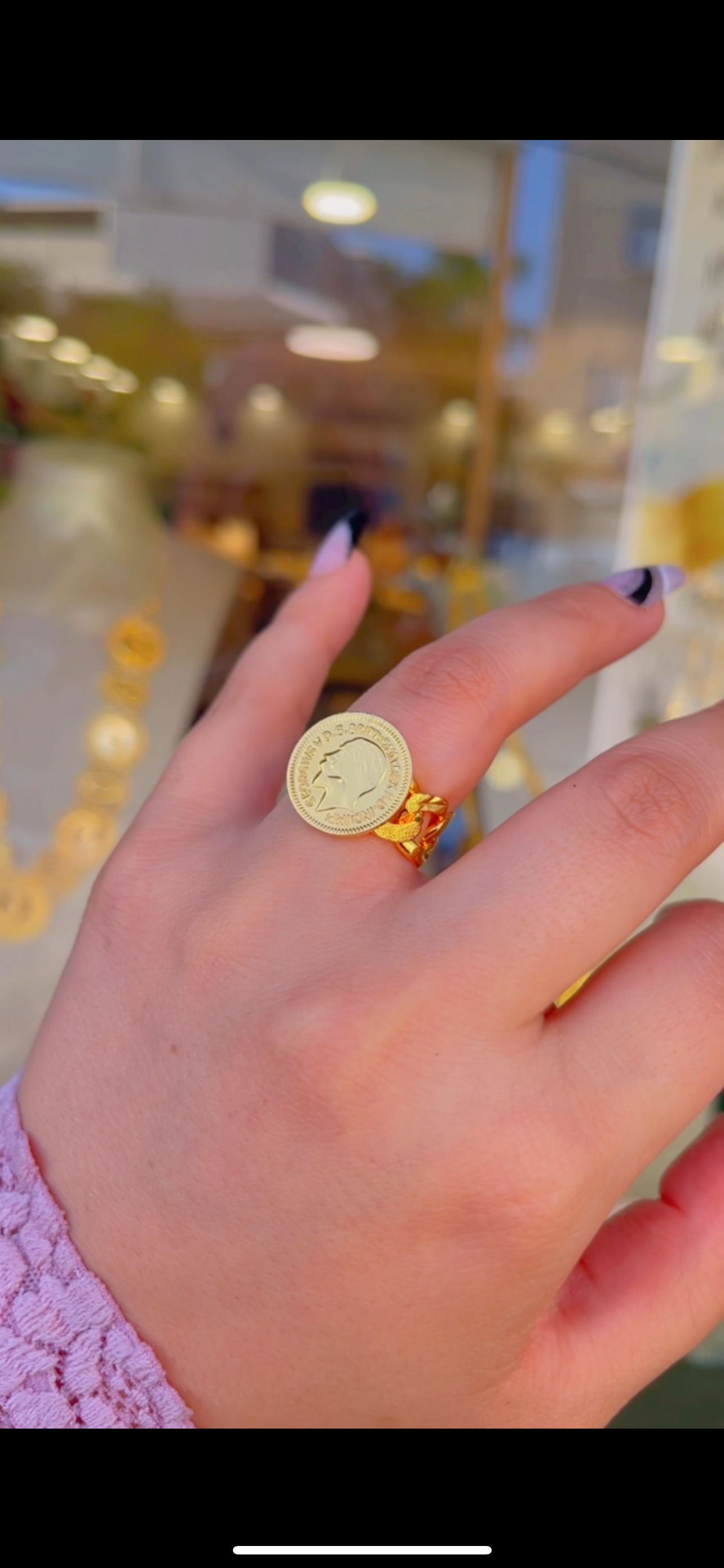 خاتم ليره بتكبر وبتصغر