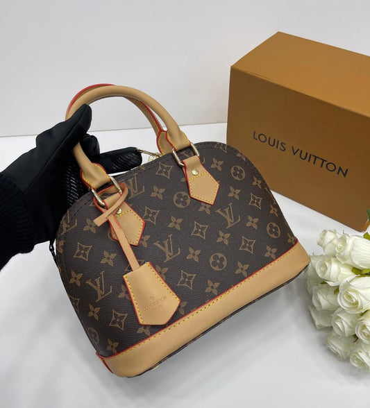 شنطه lv بلونينن