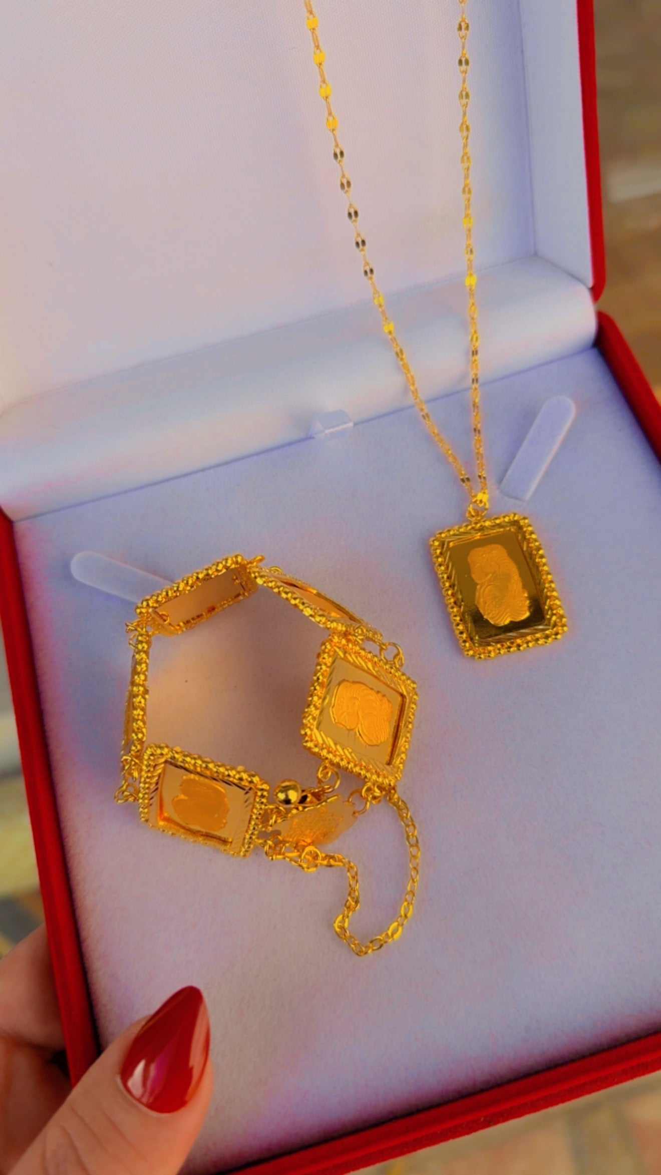 طقم اونصا مربعه