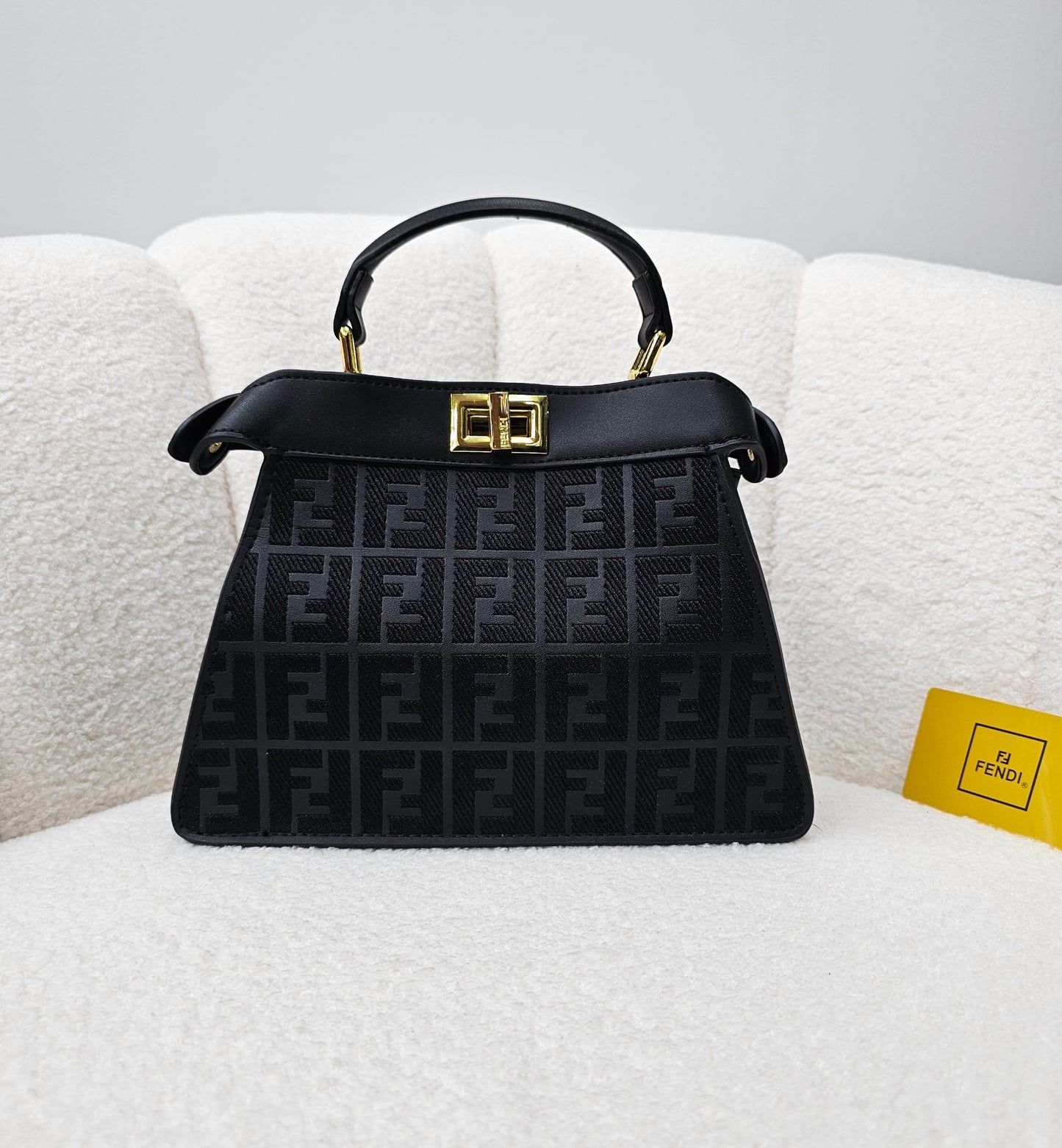 شنطه فيندي اسود