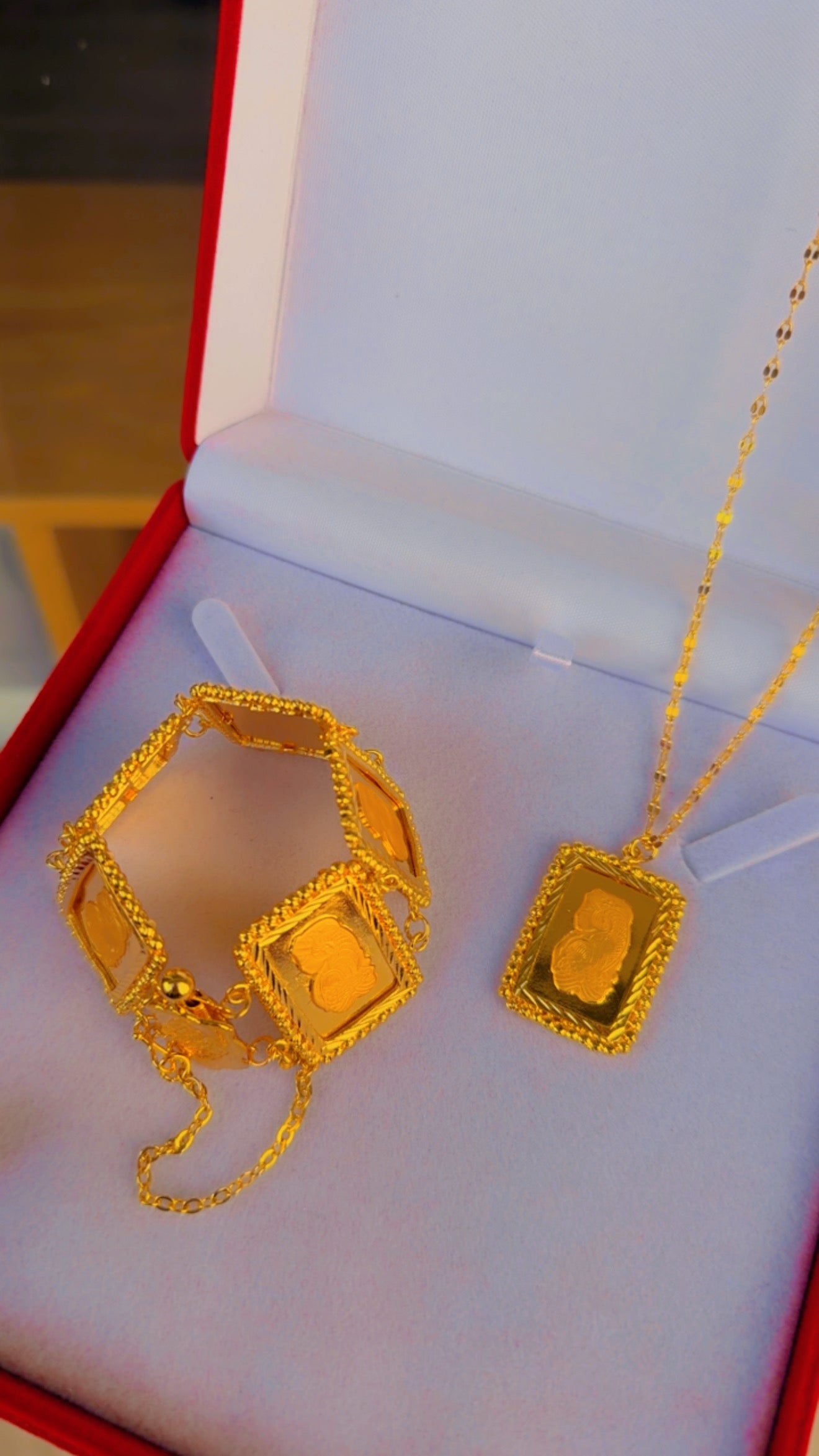 طقم اونصا مربعه