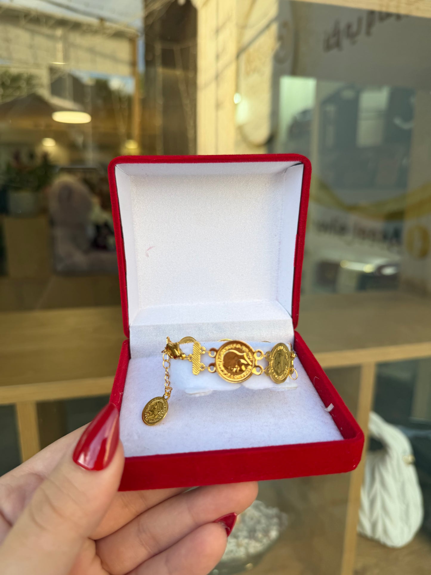 اسواره رباع صغيره خفيفه وبتنفع للصغار