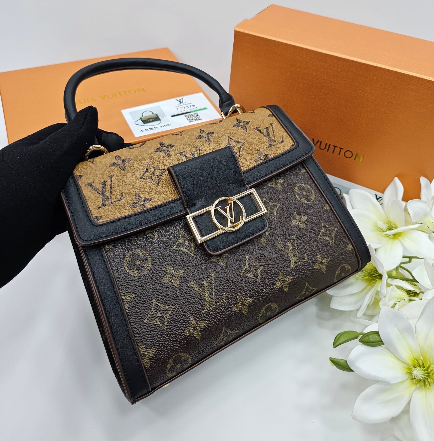 شنطه l v بلونين مميزه