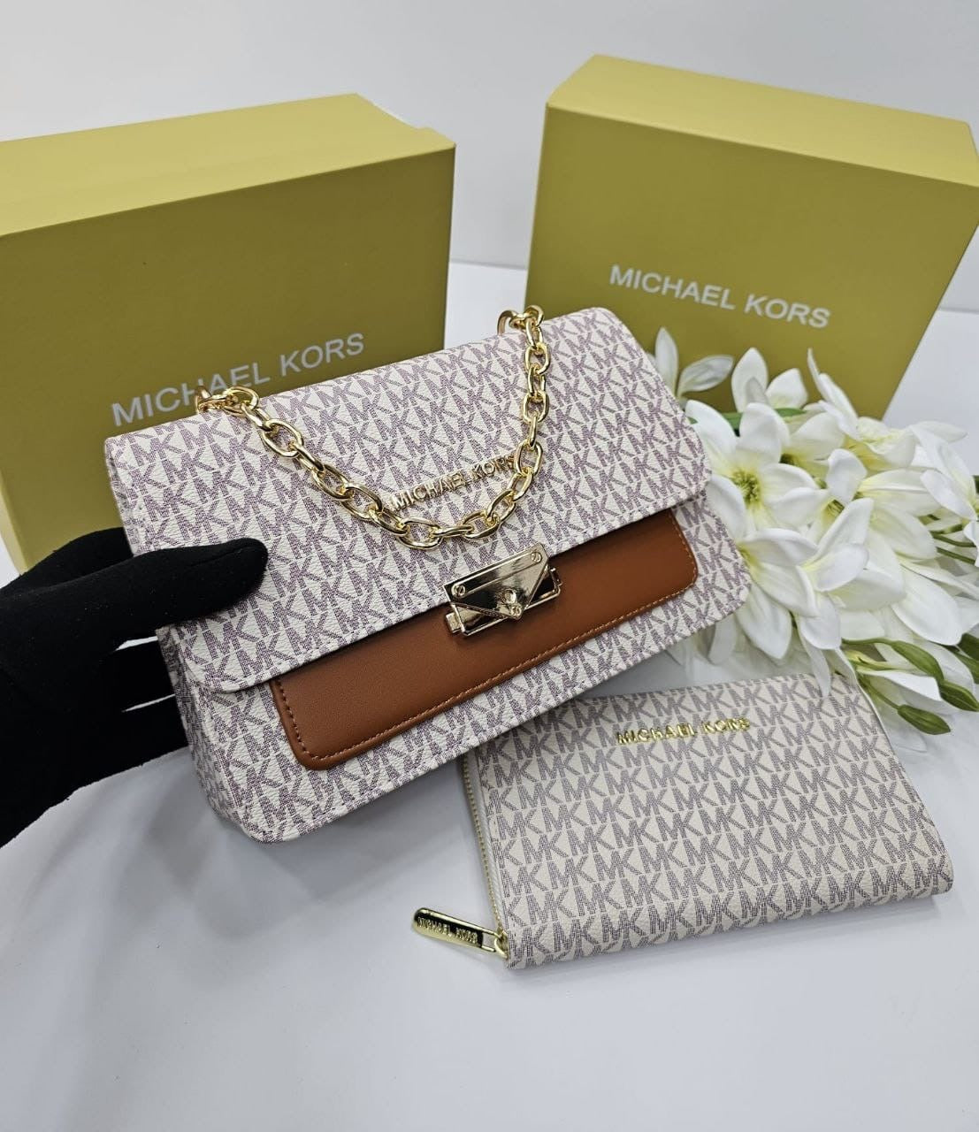 طقم مايكل كورس