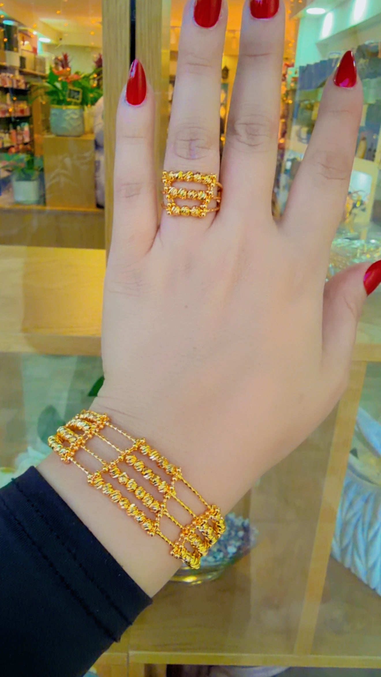 طقم طابات تقليد لازوردي ذهبي