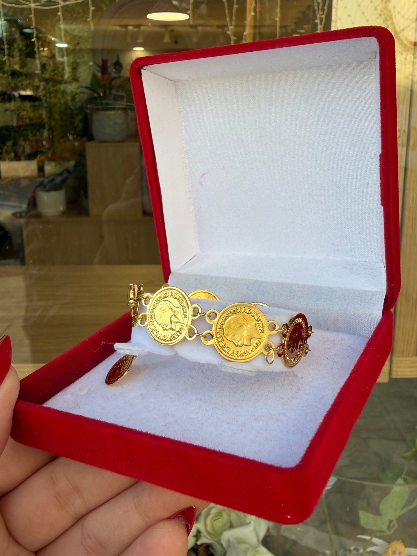 اسواره رباع صغيره خفيفه وبتنفع للصغار