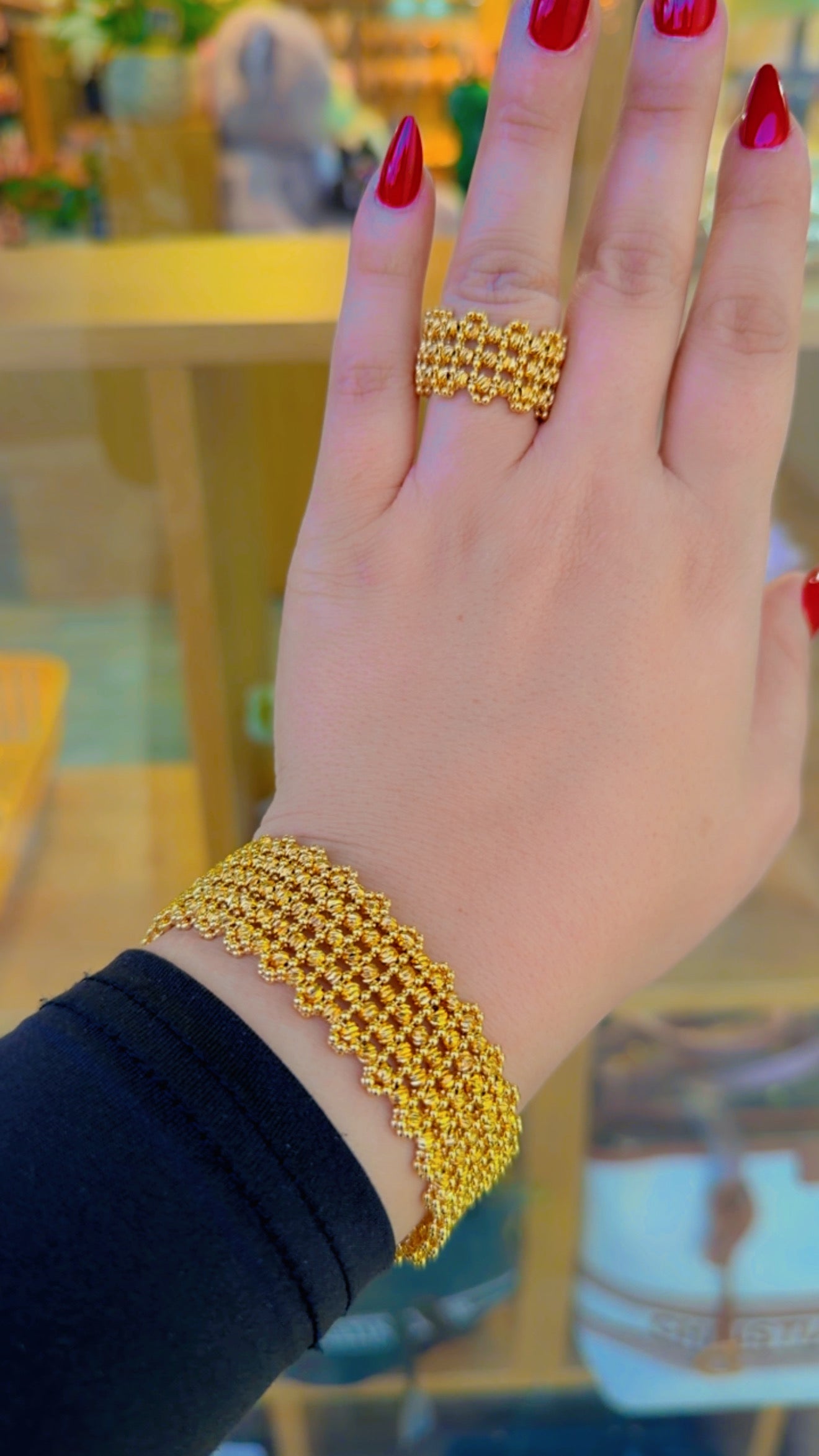 طقم طابات ذهبيه