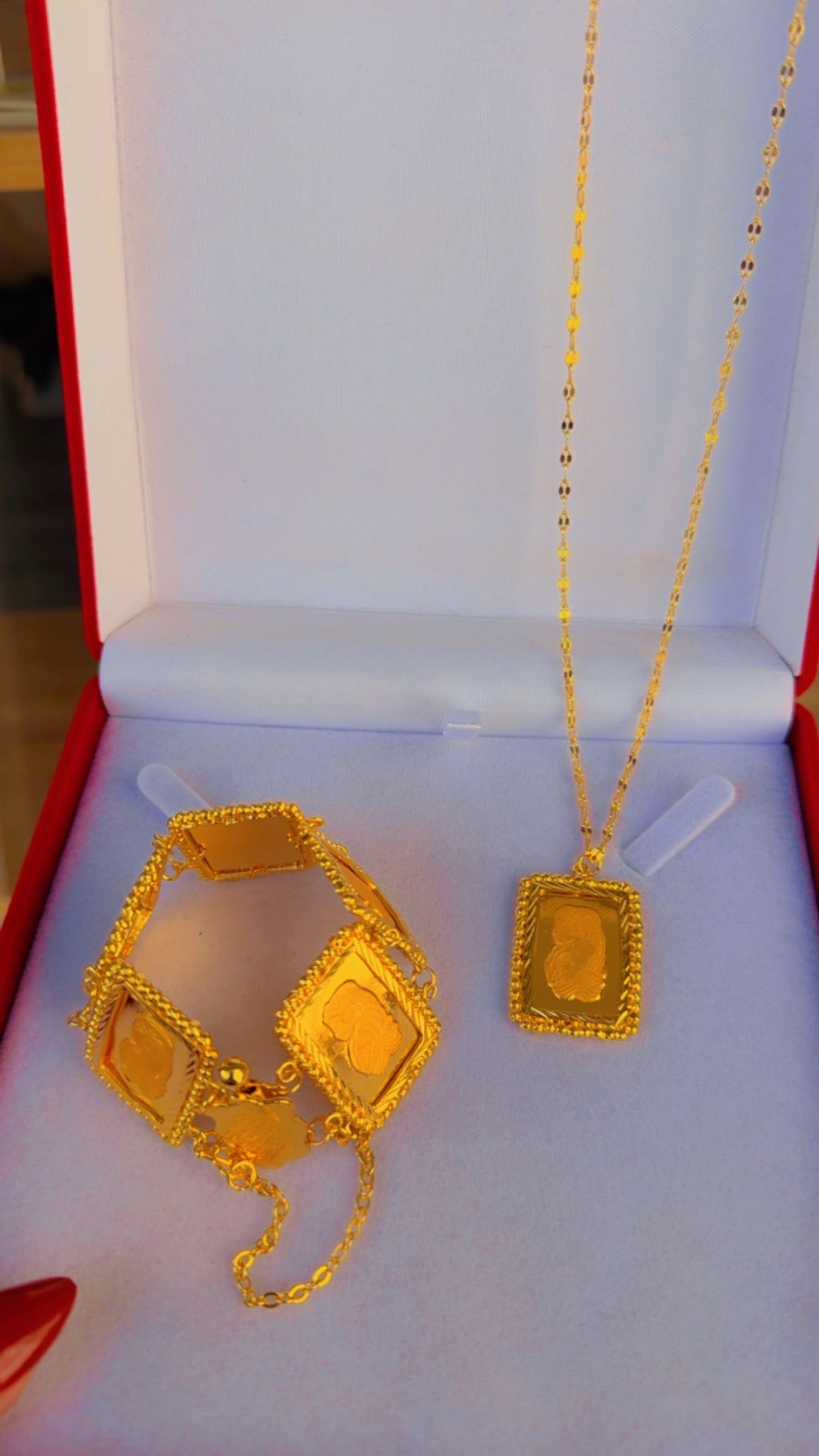 طقم اونصا مربعه