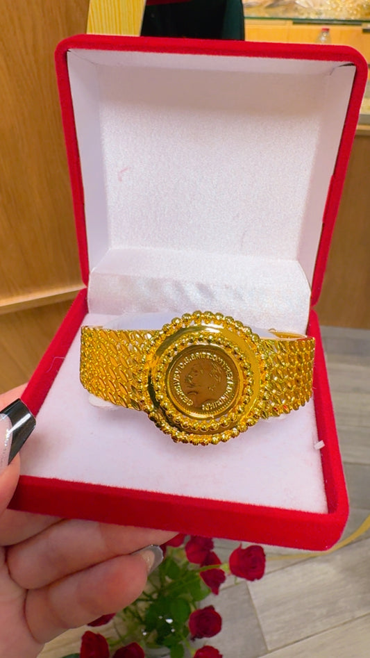 اسواره ليره بتتكبر وبتتصغر