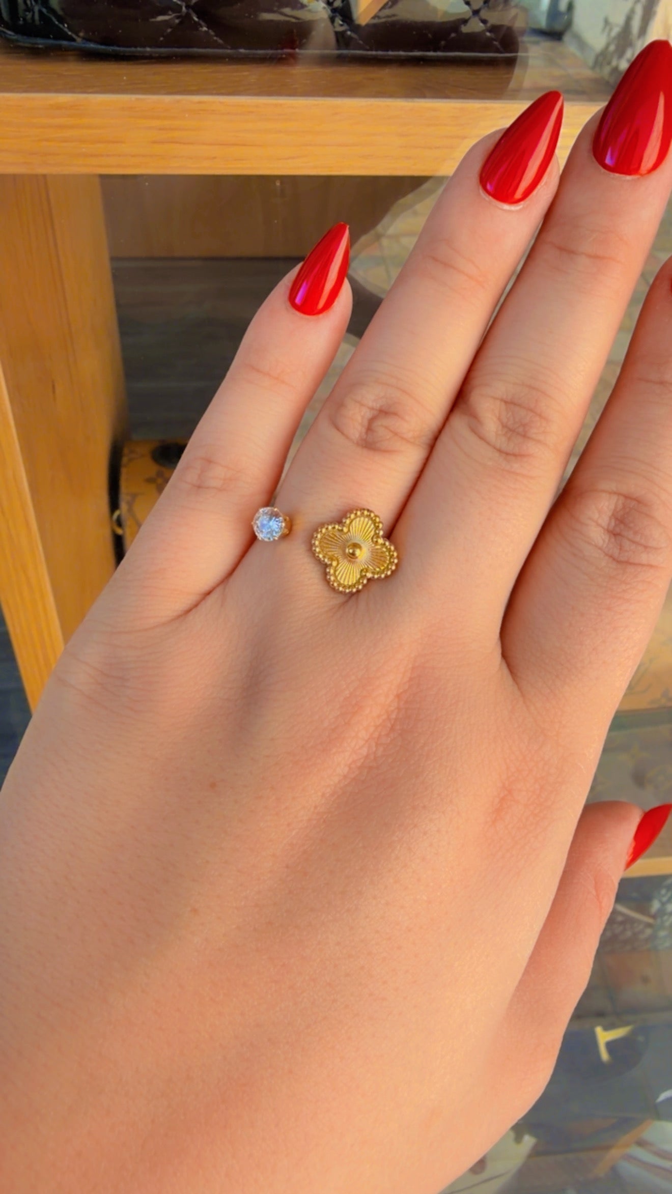 خاتم فان كليف ذهبي