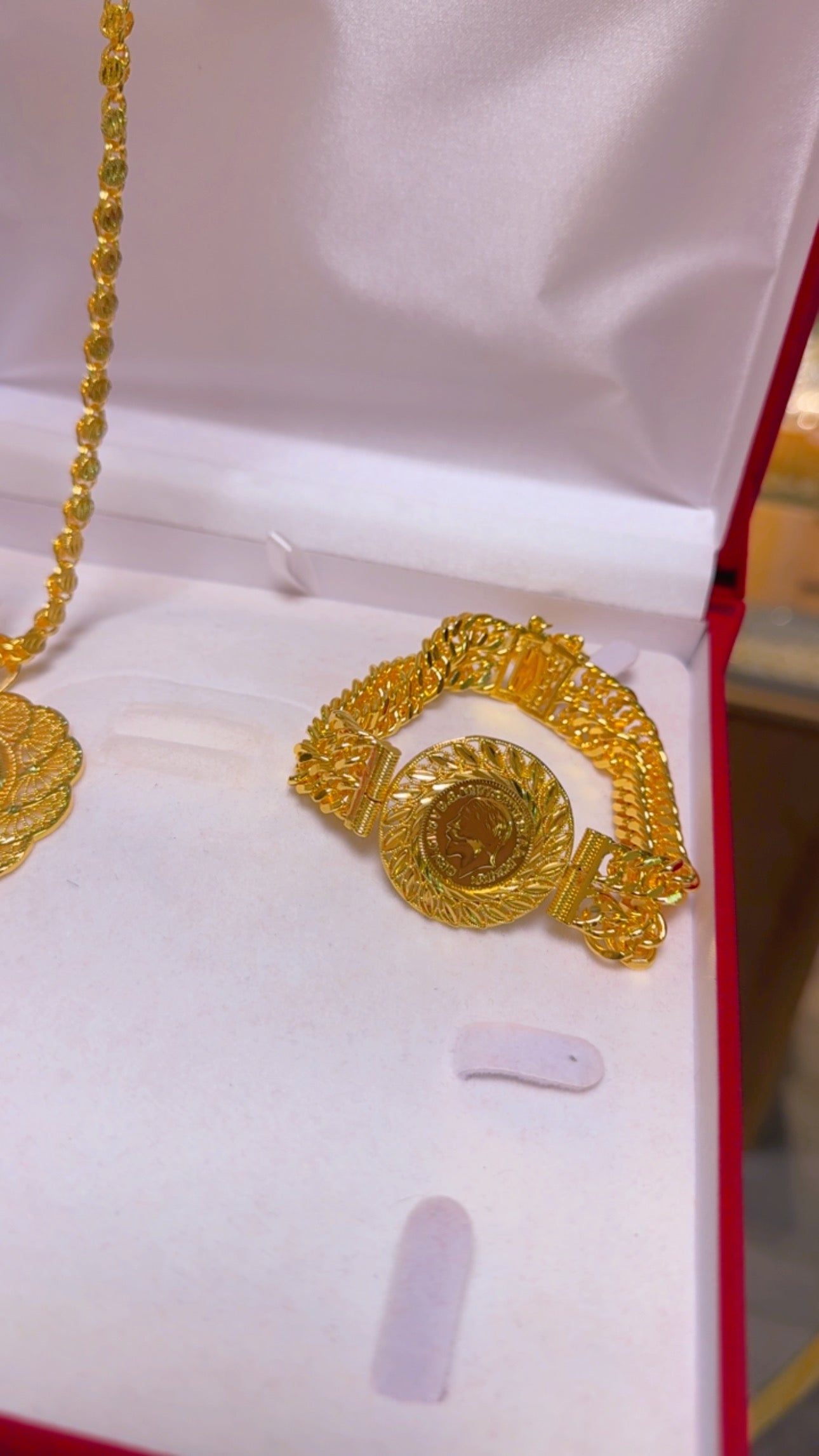 طقم جنزير وليره حلبي