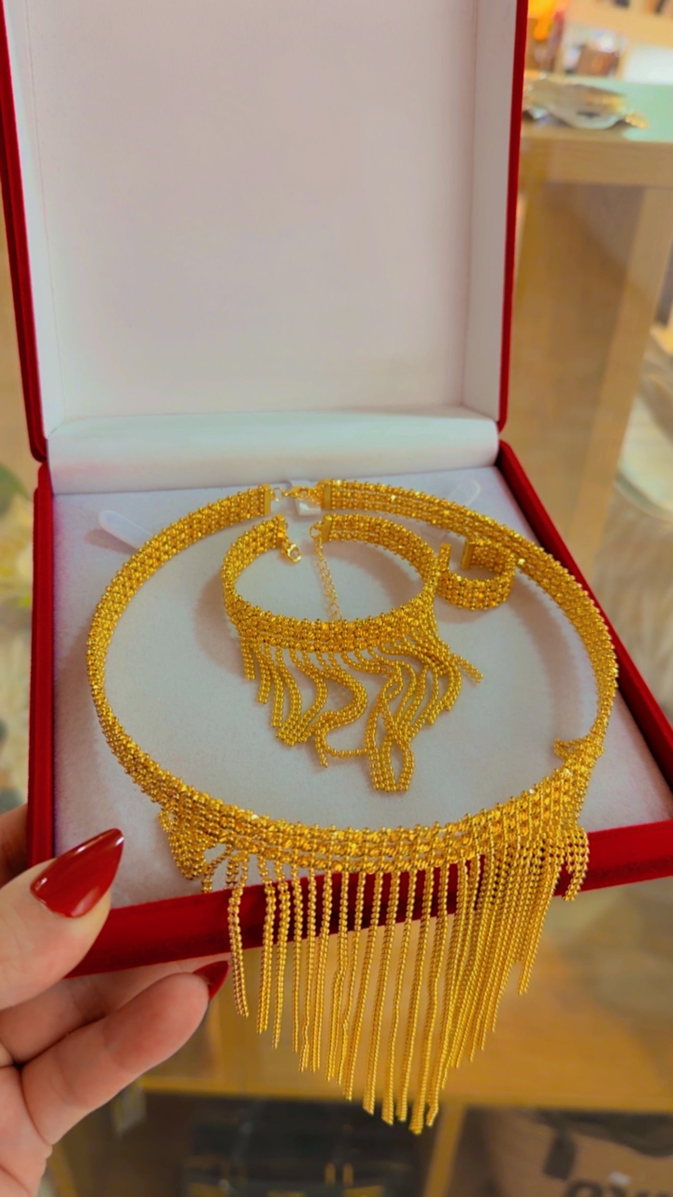 عُقد ع قد الرقبه طقم طابات كامل