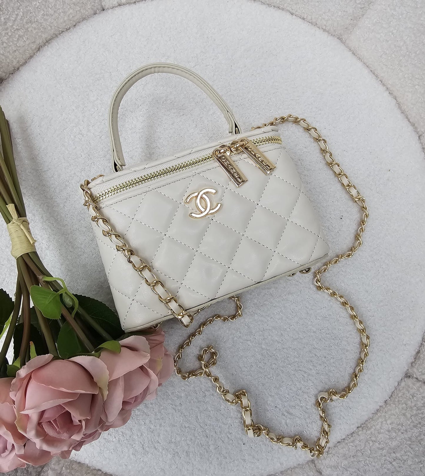 شنطه شانيل ابيض