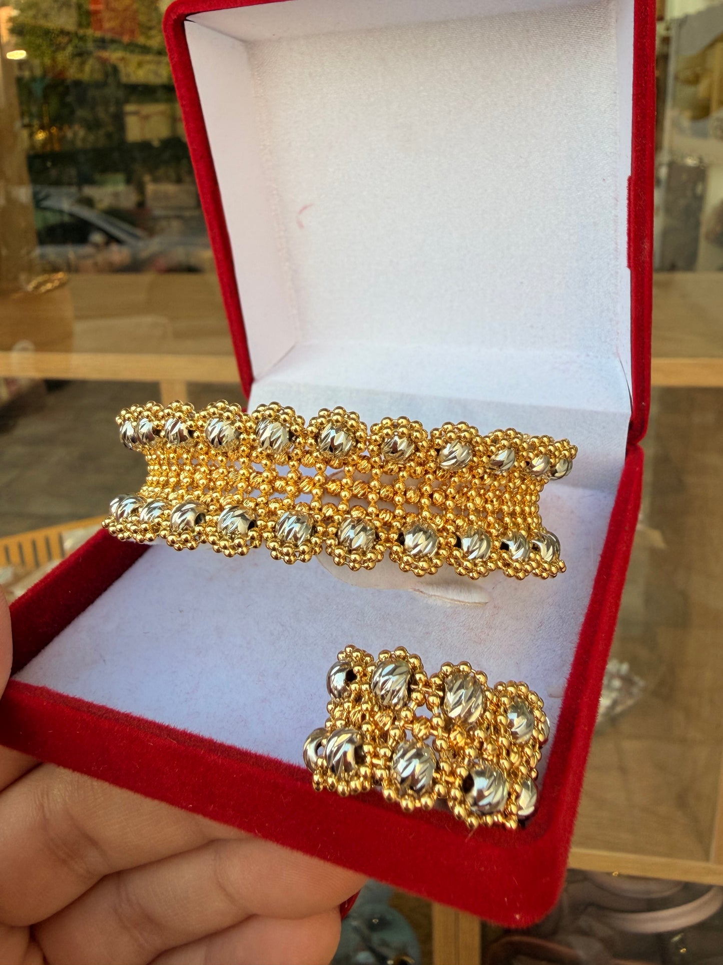 اسواره ذهبي باضافه خرز فضي وخاتم