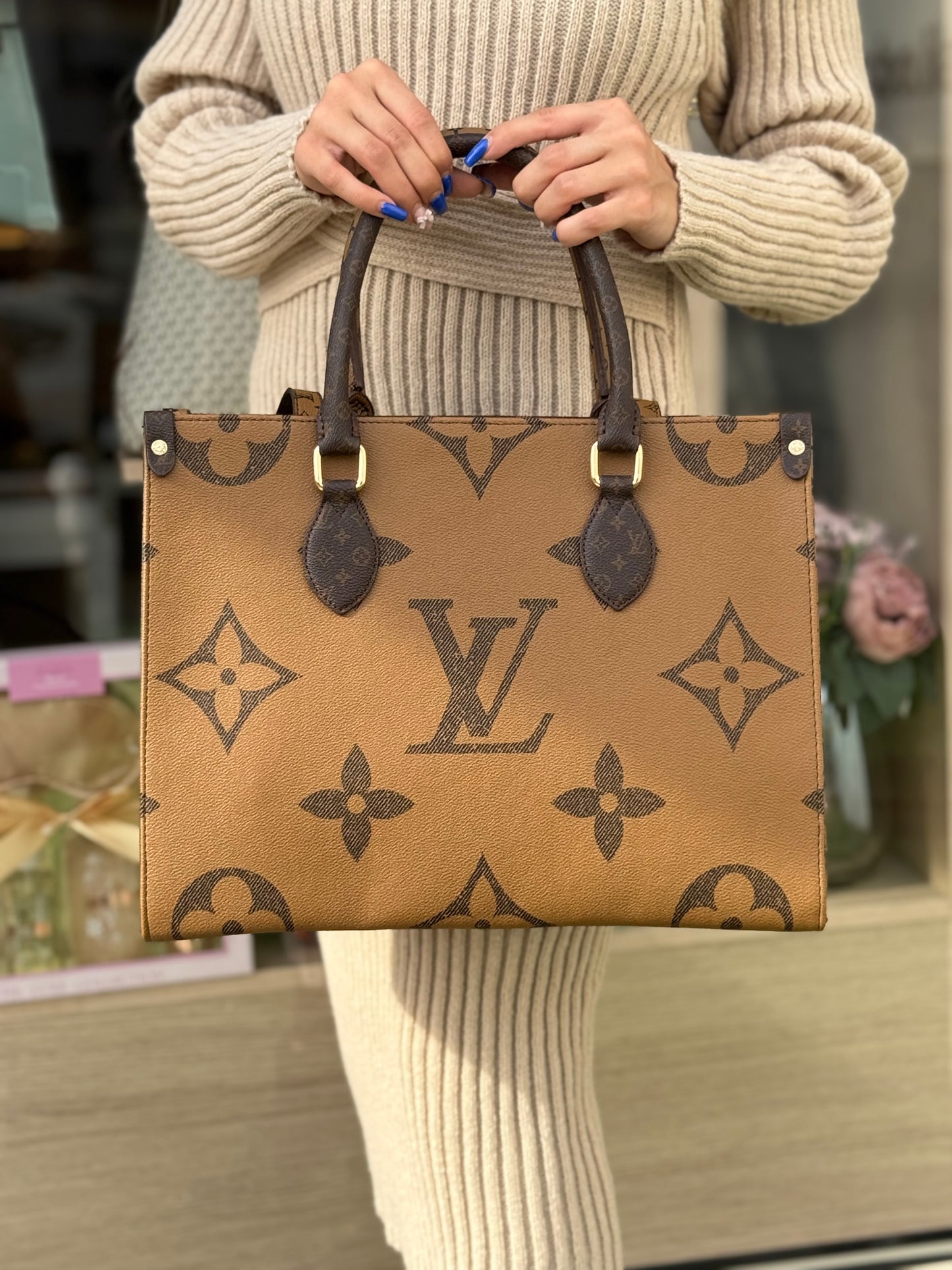 شنطه Lv ع لونين