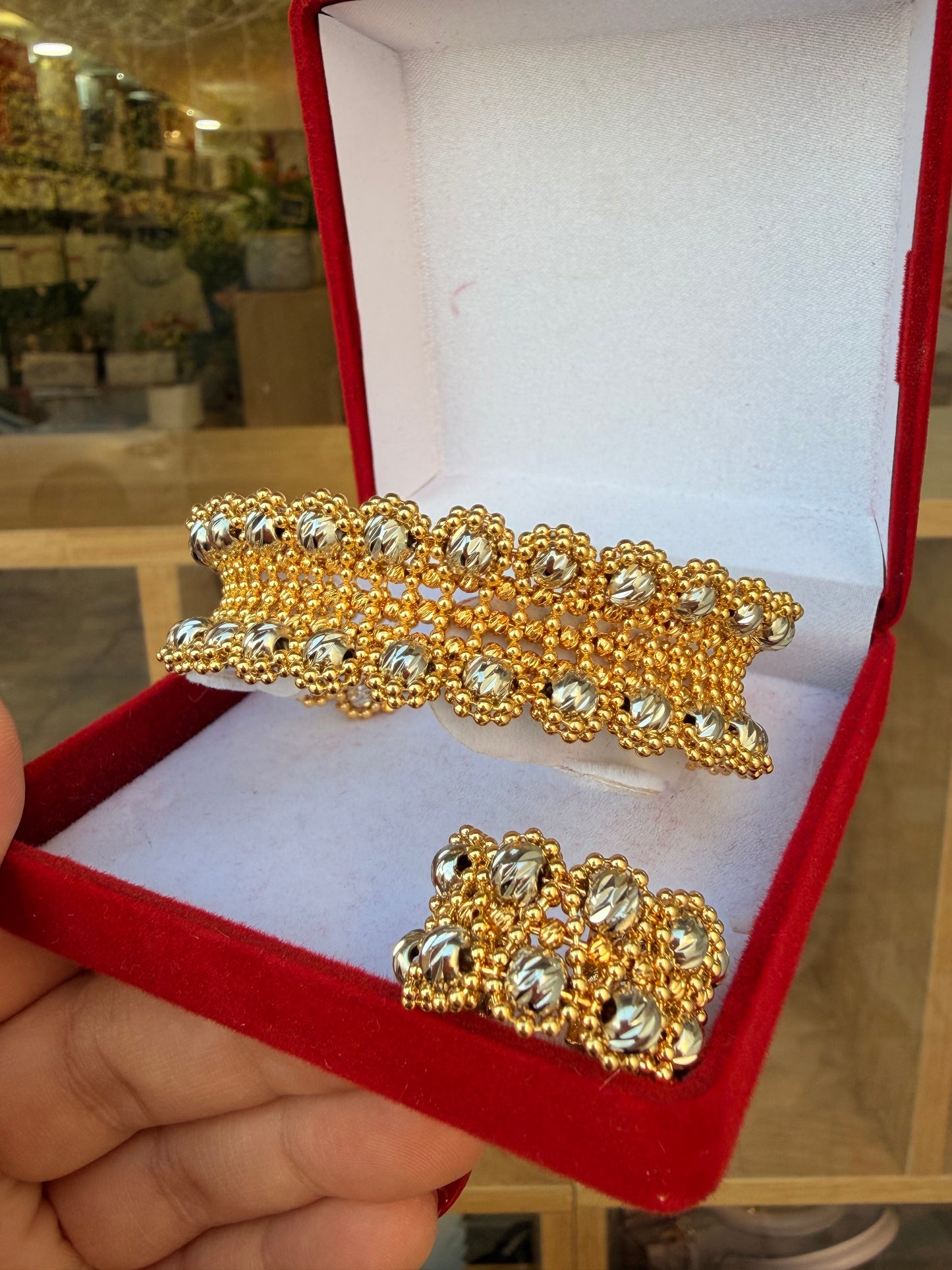 اسواره ذهبي باضافه خرز فضي وخاتم