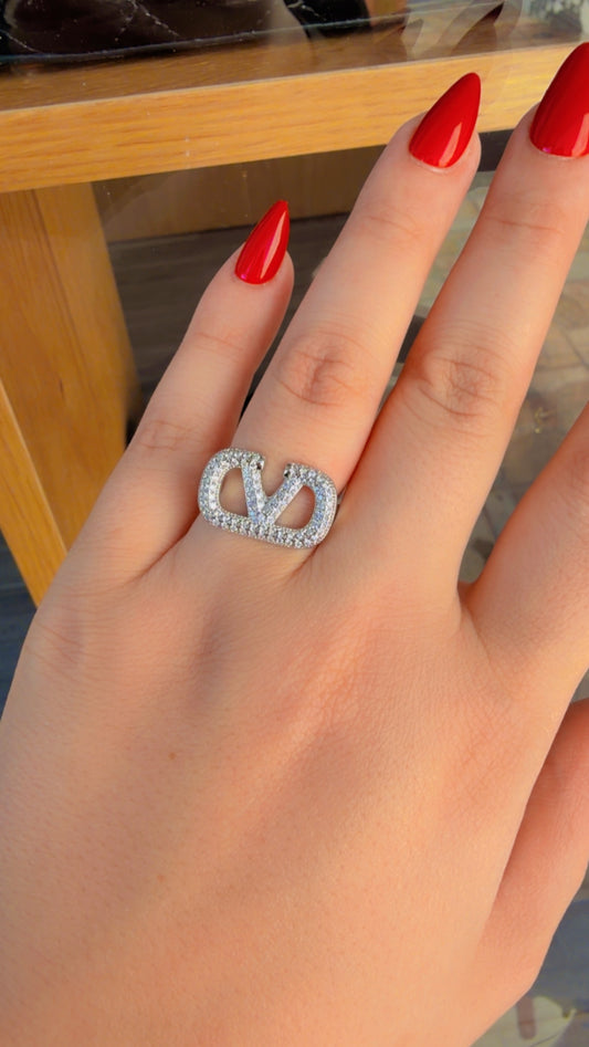 خاتم فالنتينو فضي بتكبر وبتصغر