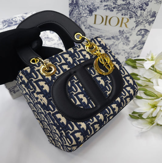 كرستيان ديور صغيره