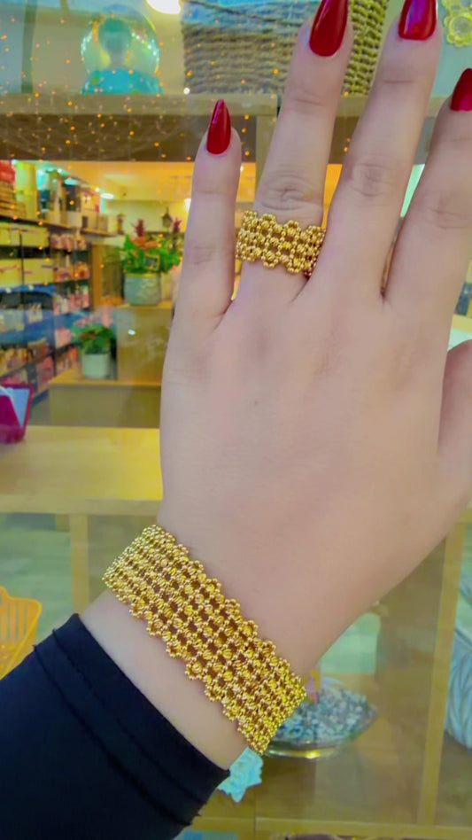 طقم طابات ذهبيه